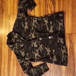 Cuddl Duds Green and Tan Camouflage Jacket